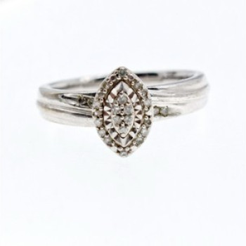 925 Sterling Silver White Sapphires Ring Size 7