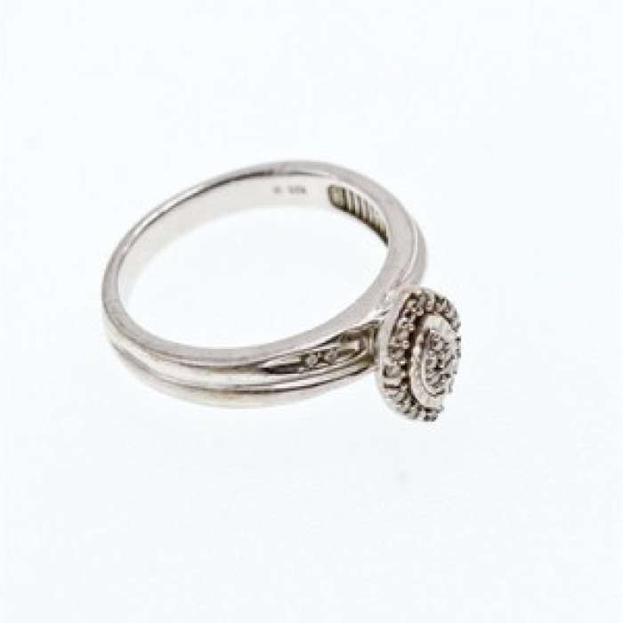 925 Sterling Silver White Sapphires Ring Size 7