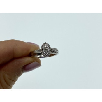 925 Sterling Silver White Sapphires Ring Size 7