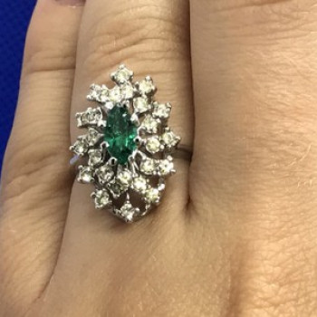 Beautifull Ring With Green & White CZ Size 6.5