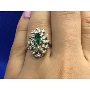 Beautifull Ring With Green & White CZ Size 6.5