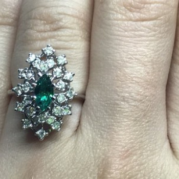 Beautifull Ring With Green & White CZ Size 6.5