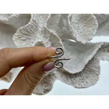 925 Sterling Silver Ring Size 6.5 (adjustable)