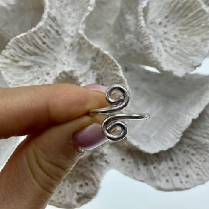 925 Sterling Silver Ring Size 6.5 (Adjustable)