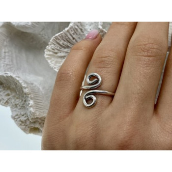 925 Sterling Silver Ring Size 6.5 (adjustable)