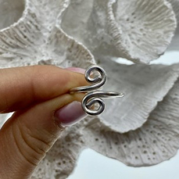 925 Sterling Silver Ring Size 6.5 (Adjustable)