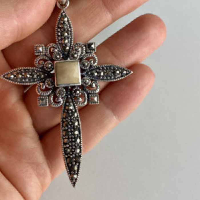 925 Sterling Silver Agate & Marcasite Cross Pendant