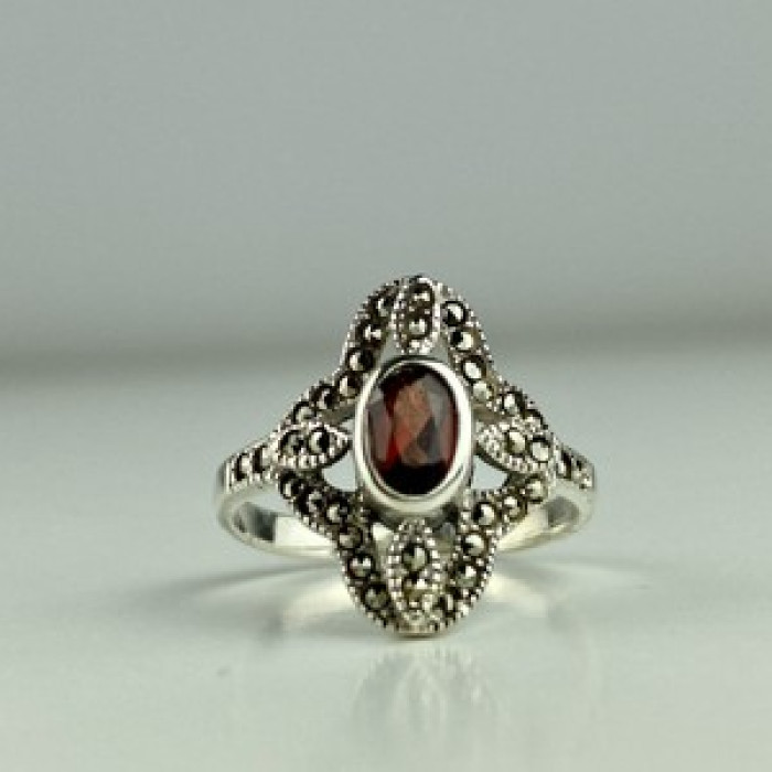 925 Sterling Silver Almandine & Marcasites Ring Size 7