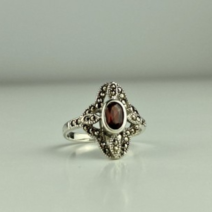 925 Sterling Silver Almandine & Marcasites Ring Size 7