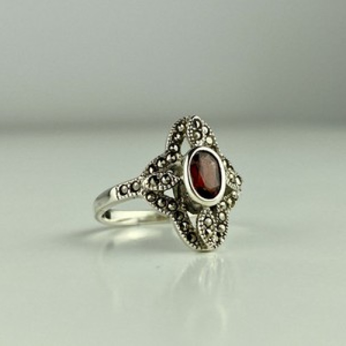 925 Sterling Silver Almandine & Marcasites Ring Size 7