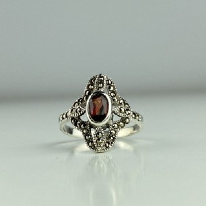 925 Sterling Silver Almandine & Marcasites Ring Size 7