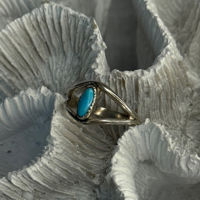925 Sterling Silver Turquoise Ring Size 5.5