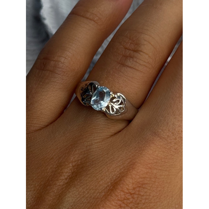 925 Sterling Silver Blue Topaz Ring Size 8