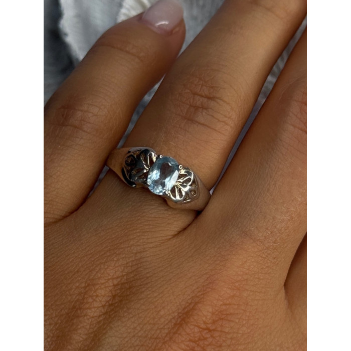 925 Sterling Silver Blue Topaz Ring Size 8