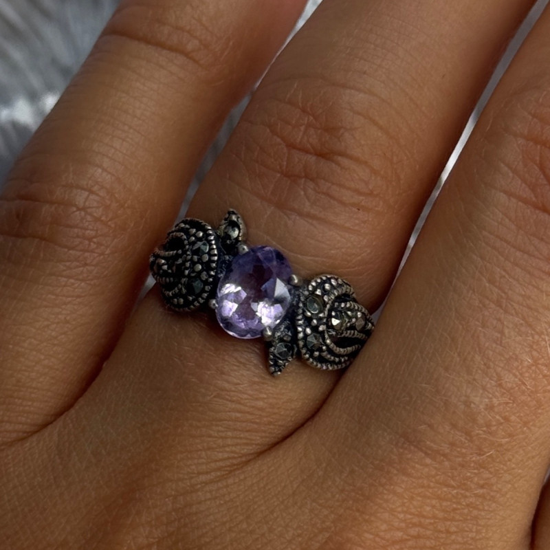 925 Sterling Silver Amethyst & Marcasite Ring Size 7
