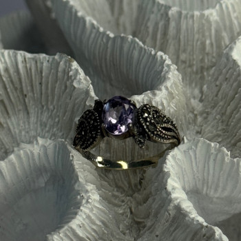 925 Sterling Silver Amethyst & Marcasite Ring Size 7