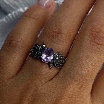 925 Sterling Silver Amethyst & Marcasite Ring Size 7