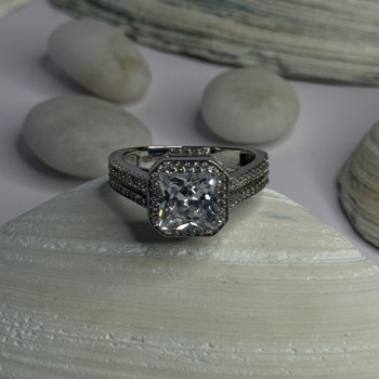 Shiny 925 Sterling Silver Cz Ring Size 10