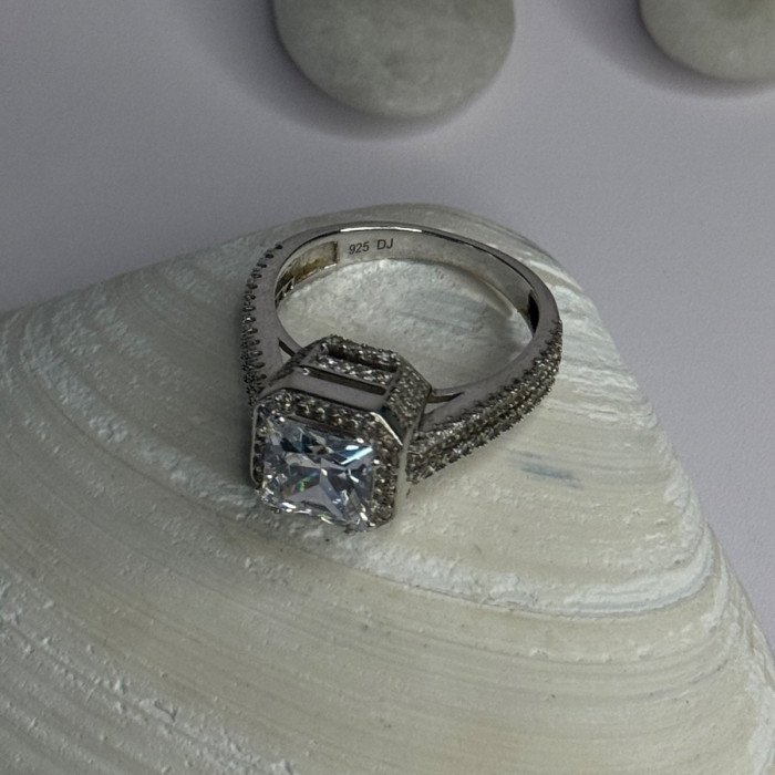 Shiny 925 Sterling Silver Cz Ring Size 10