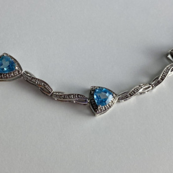925 Sterling Silver Blue Topaz Bracelet Size 7 IN