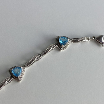 925 Sterling Silver Blue Topaz Bracelet Size 7 IN
