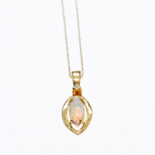 14K Yellow Gold Opal & Diamond Chain With Pendant