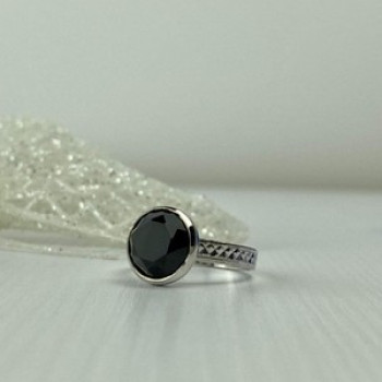 925 Sterling Silver Black Onyx Ring Size 8
