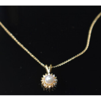 14K Yellow Gold Pearl & Diamonds Chain With Pendant