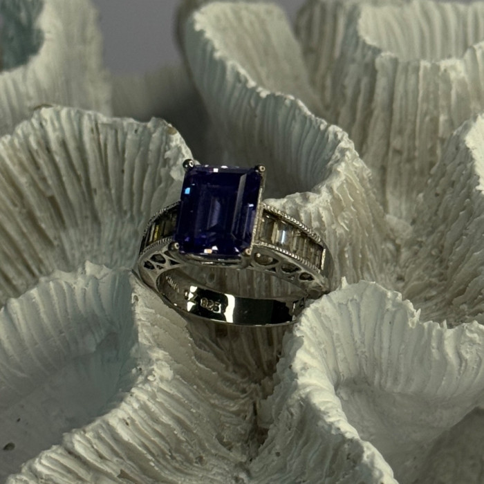 925 Sterling Silver CZ Ring Size 6