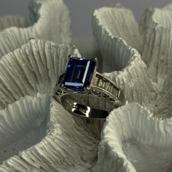 925 Sterling Silver CZ Ring Size 6