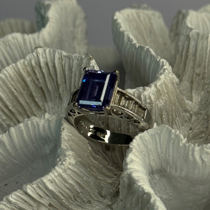 925 Sterling Silver CZ Ring Size 6