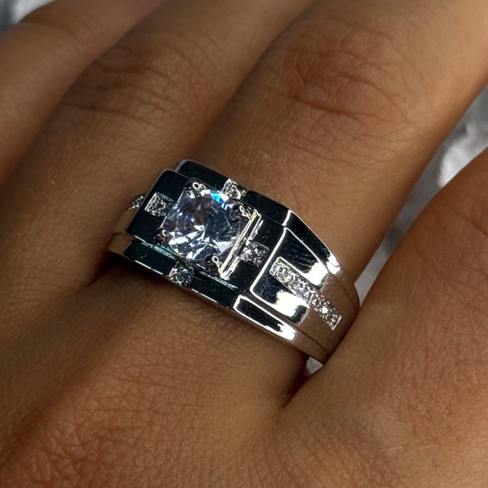 Mens 925 Sterling Silver CZ Ring Size 9.5