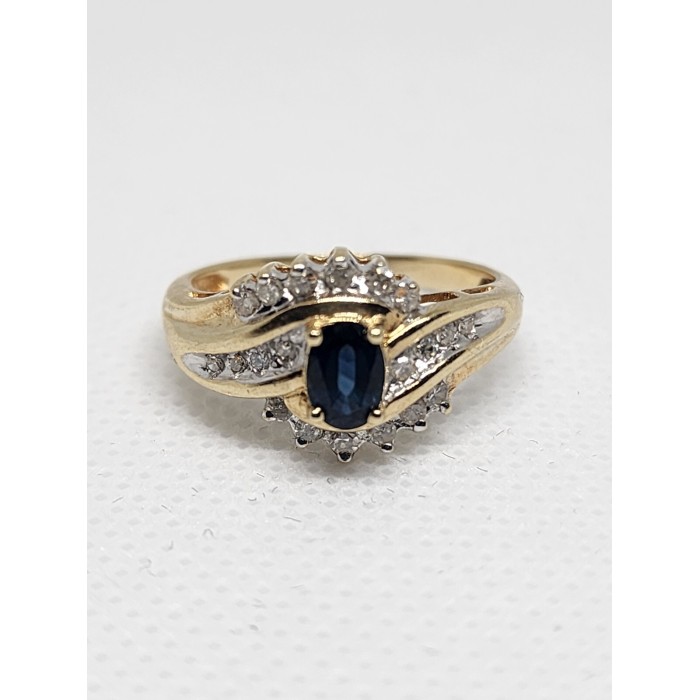 10K YELLOW GOLD  BLUE & WHITE SAPPHIRE RING SIZE 6