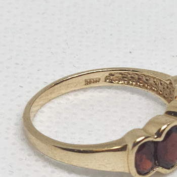 10K 417 Yellow Gold & Garnet Ring MW Size 6