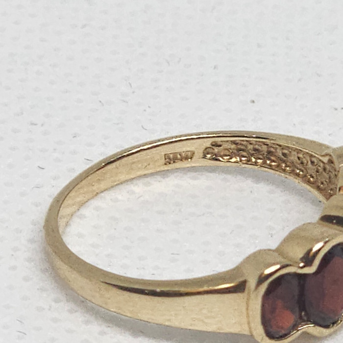10K 417 Yellow Gold & Garnet Ring MW Size 6