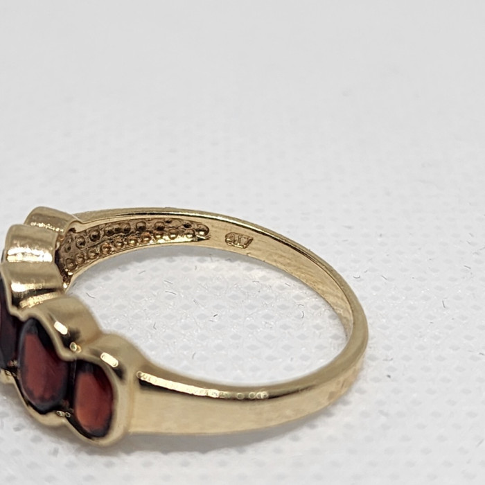 10K 417 Yellow Gold & Garnet Ring MW Size 6