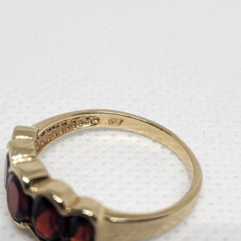 10K 417 Yellow Gold & Garnet Ring MW Size 6