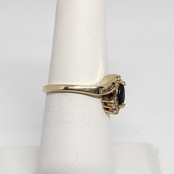 10K Yellow Gold Sapphire & Diamonds Ring Size 5.5