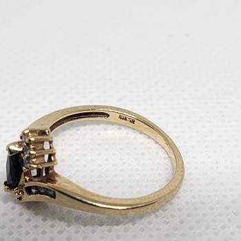 10K Yellow Gold Sapphire & Diamonds Ring Size 5.5