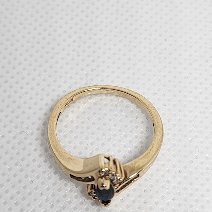 10K Yellow Gold Sapphire & Diamonds Ring Size 5.5