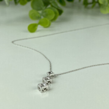10K White Gold Diamonds Chain With Pendant