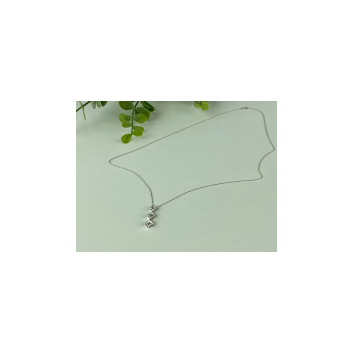 10K WHITE GOLD DIAMONDS CHAIN WITH PENDANT