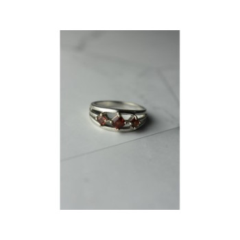 925 Sterling Silver Garnet Ring Size 6.5