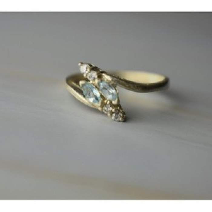 925 Sterling Silver Blue Spinel & CZ Ring Size 9