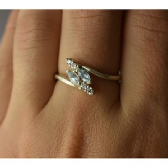 925 Sterling Silver Blue Spinel & CZ Ring Size 9