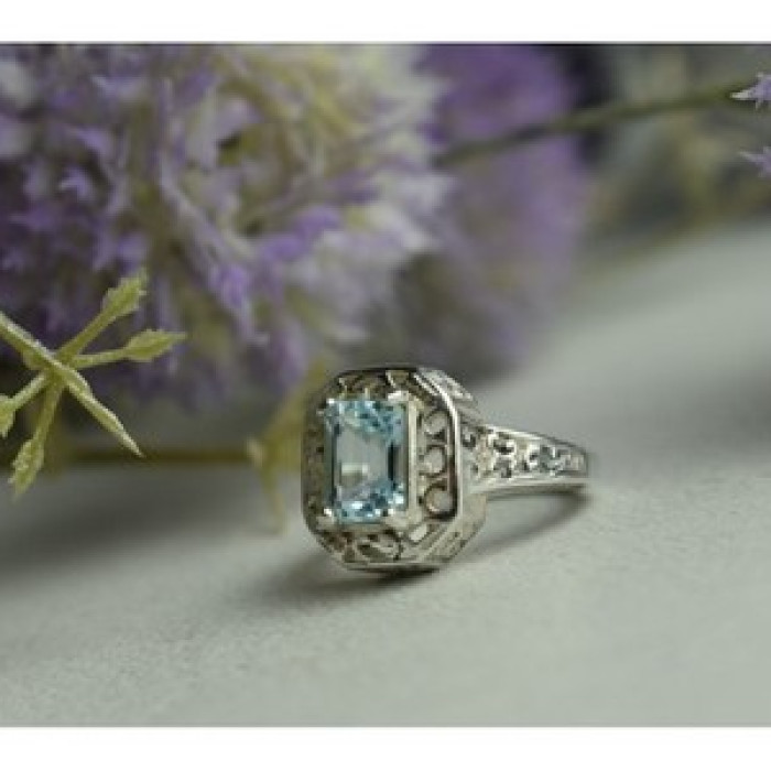 925 Sterling Silver Blue Spinel Openwork Ring Size 6