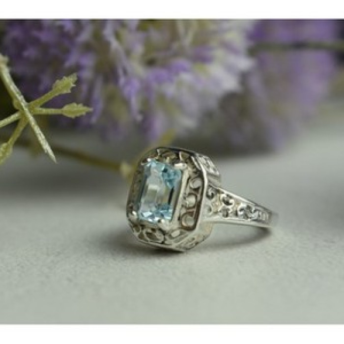 925 Sterling Silver Blue Spinel Openwork Ring Size 6