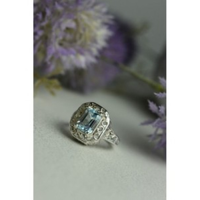 925 Sterling Silver Blue Spinel Openwork Ring Size 6