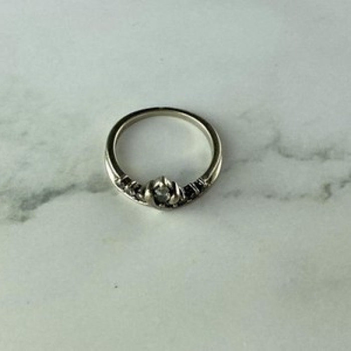 925 Sterling Silver White CZ Ring Size 5.5