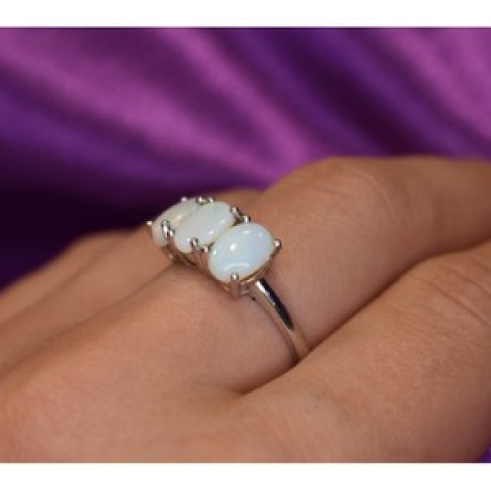 925 Sterling Silver Opal Ring Size 9